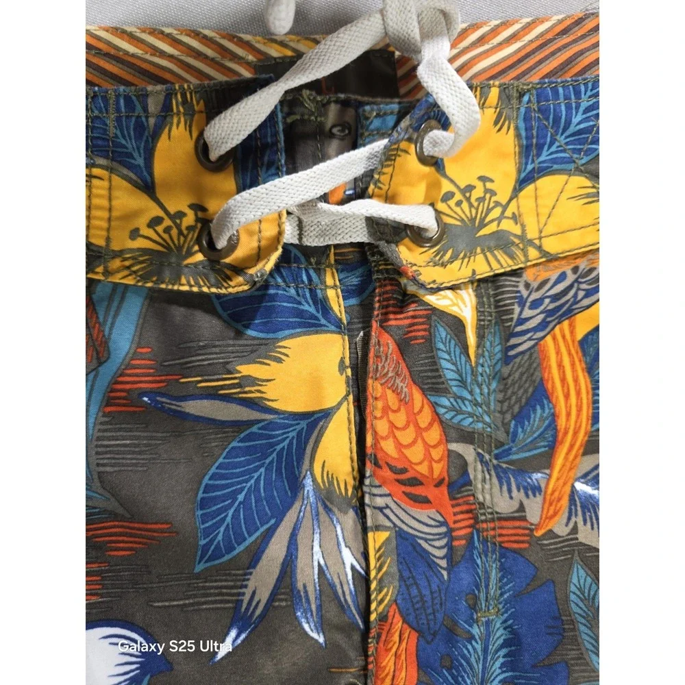 Old Navy Mens Swim Trunks Large Tropical Bird Floral Print‎